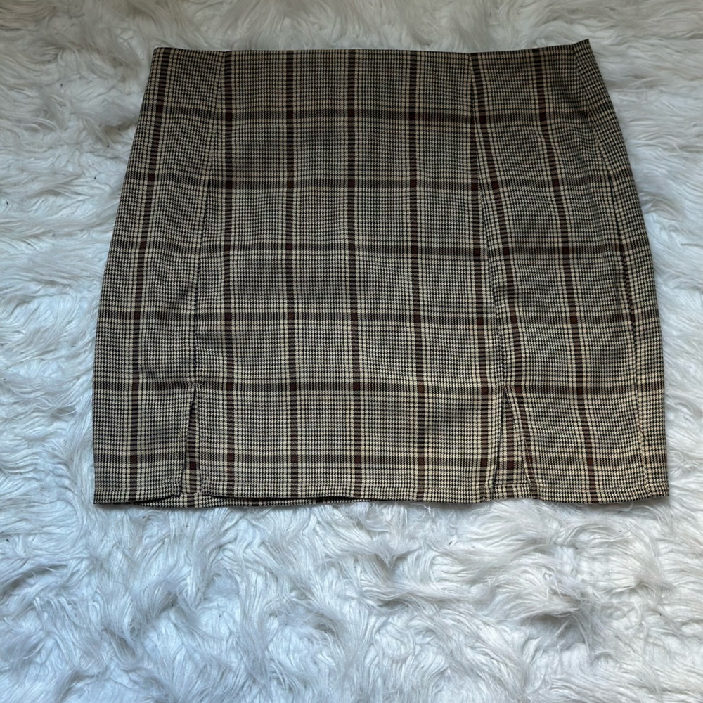 Mini Skirt - Picture 1 of 2